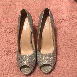Silver diamond heels💕